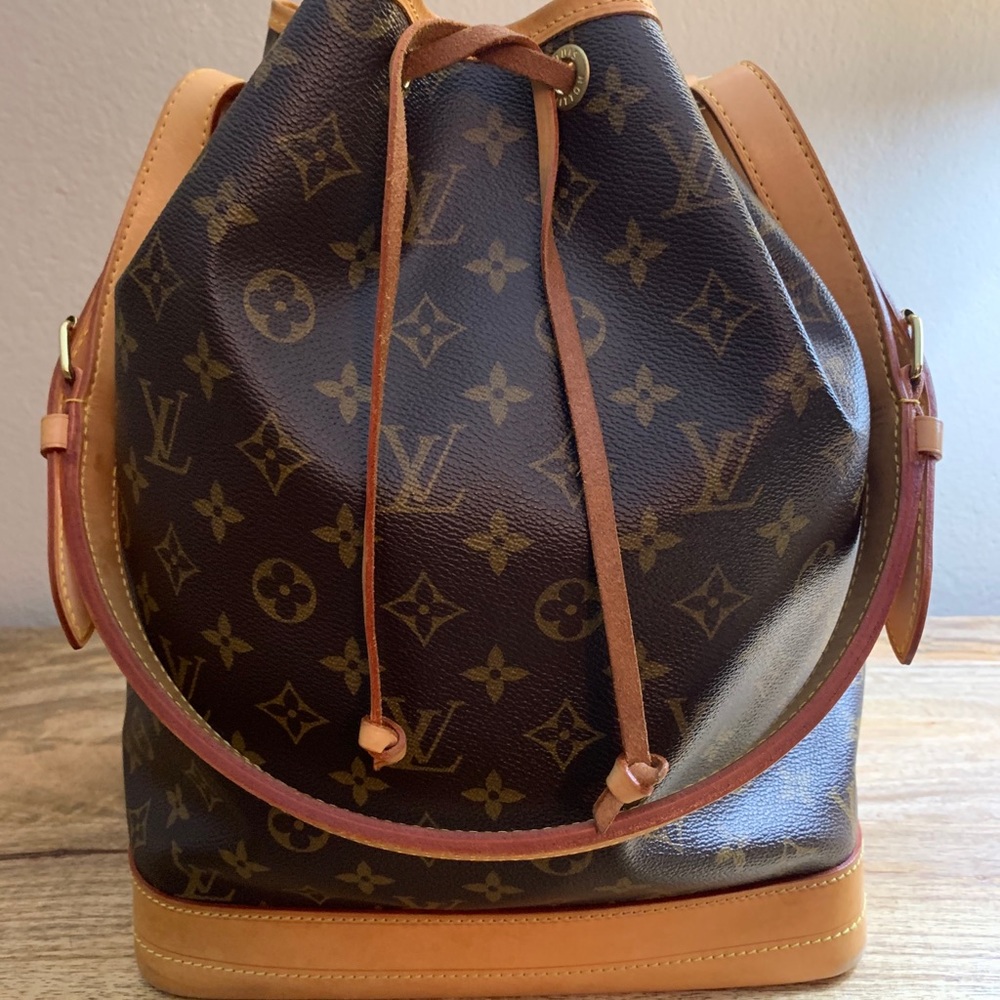 Authentic Louis Vuitton Noe